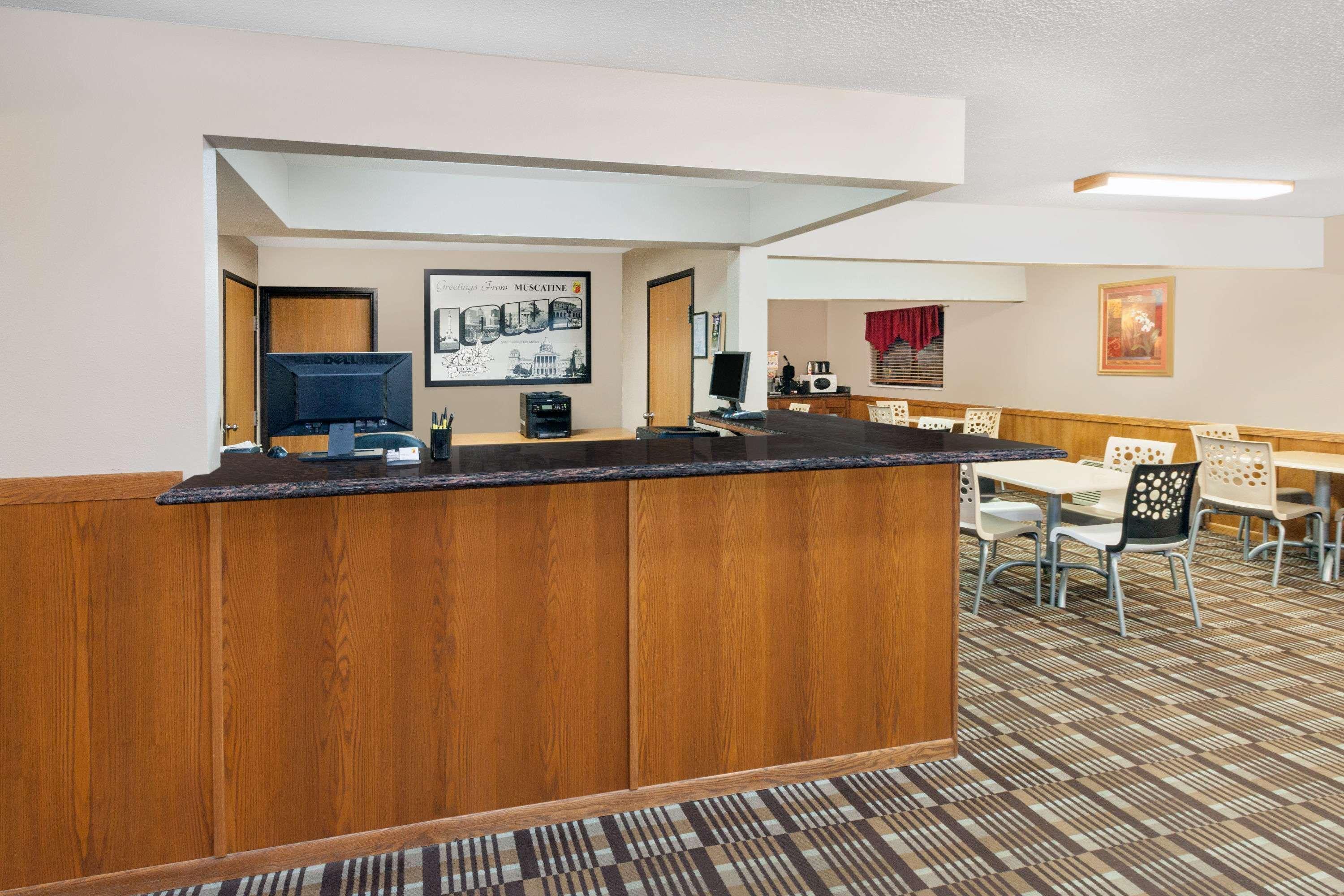 Super 8 By Wyndham Muscatine Hotell Exteriör bild